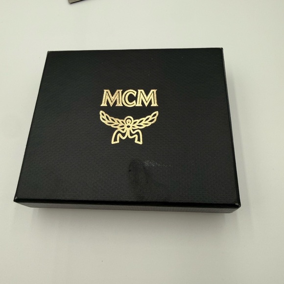 MCM Patricia Visetos Card Case in cognac. NWT. Full Inclusion - Picture 2 of 5